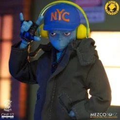 Mezco Toyz ONE:12 Rumble Society Hoodz: Vapor Action Figure Exclusive -Bandai || Kotobukiya || Square Enix Sales 696198760743h