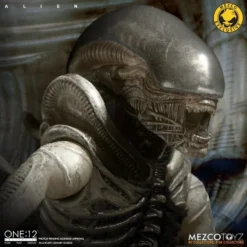 Mezco Toyz ONE:12 Collective: Alien Xenomorph Concept Edition Action Figure Exclusive -Bandai || Kotobukiya || Square Enix Sales 696198761061g