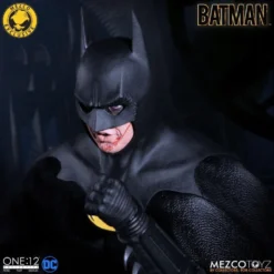 Mezco Toyz One:12 Collective: Batman (1989) Action Figure -Bandai || Kotobukiya || Square Enix Sales 696198770704g